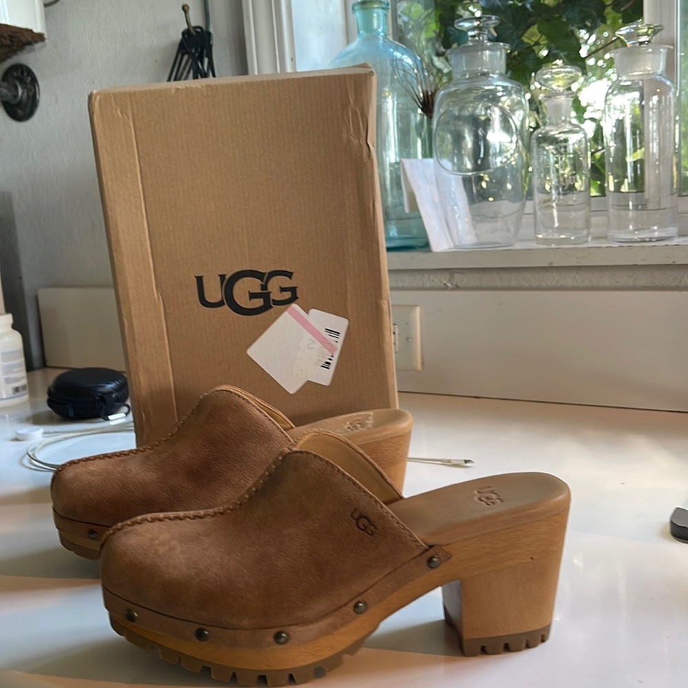UGG Tan Judi Clogs new without tags